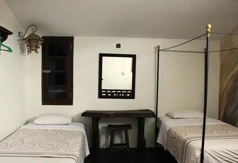 Quarto Estandar, Kuching Waterfront Lodge