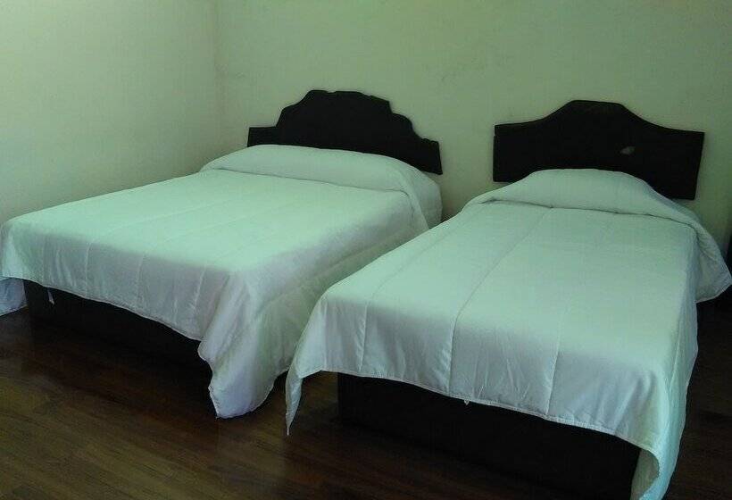 Quarto Estandar, Kuching Waterfront Lodge