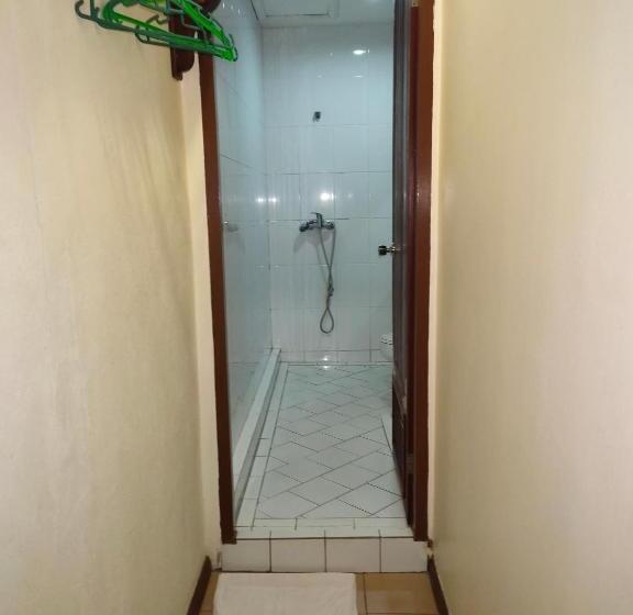 Quarto Estandar, Kuching Waterfront Lodge