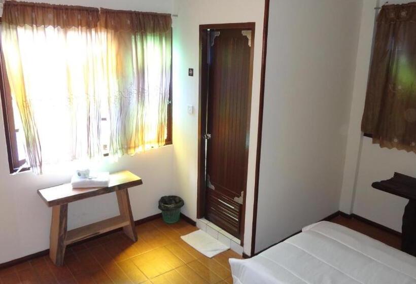 Quarto Estandar, Kuching Waterfront Lodge