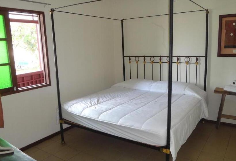 Quarto Estandar, Kuching Waterfront Lodge