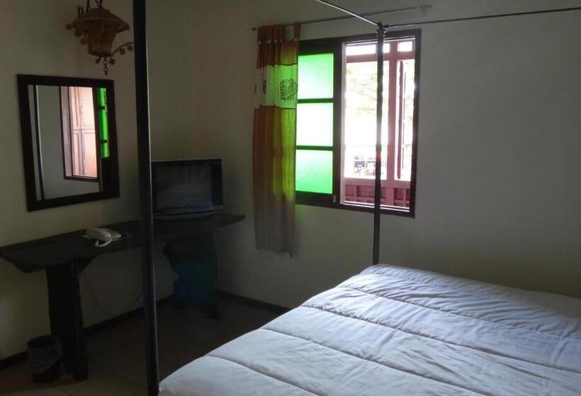 Quarto Estandar, Kuching Waterfront Lodge