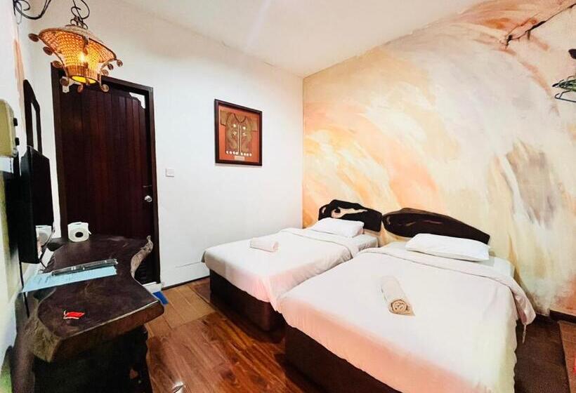 Quarto Estandar, Kuching Waterfront Lodge