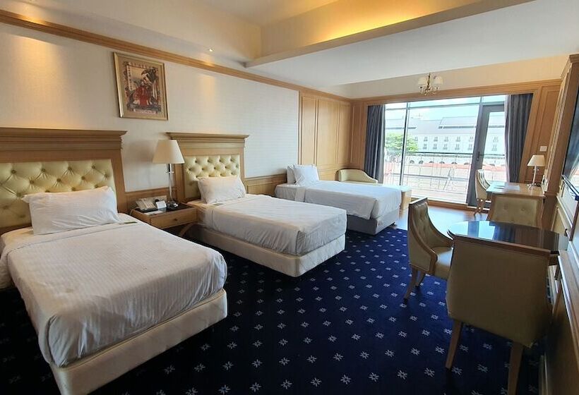 标准三人间, Royale Chulan Penang