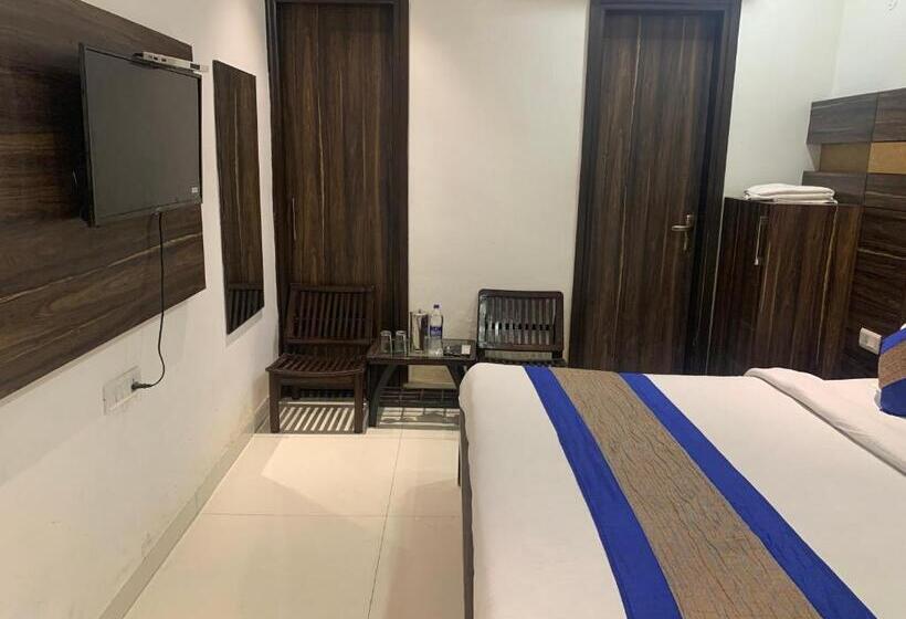 デラックストリプルルーム, Sb Residency