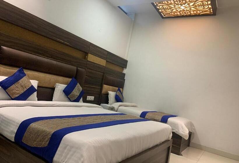 Трехместный Номер Deluxe, Sb Residency