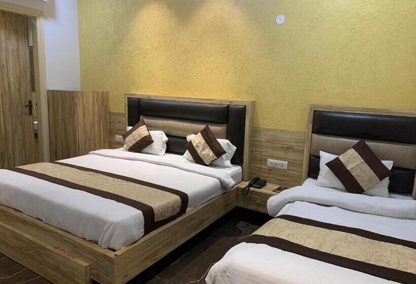 デラックストリプルルーム, Sb Residency