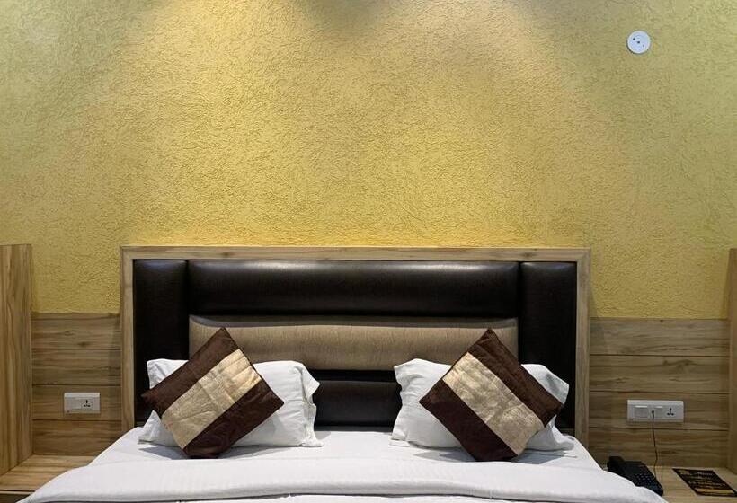 Трехместный Номер Deluxe, Sb Residency