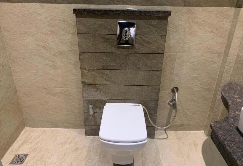 デラックストリプルルーム, Sb Residency