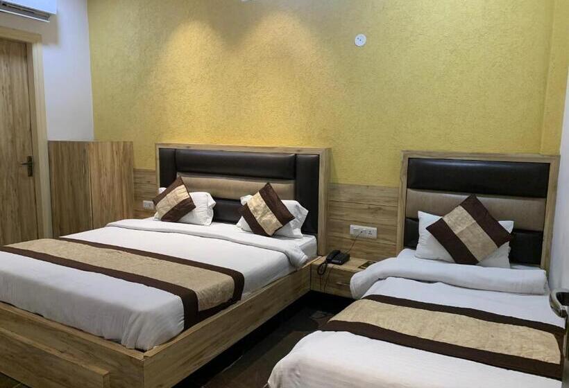 Трехместный Номер Deluxe, Sb Residency