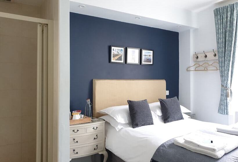 스탠다드 룸 공동 욕실, Starlings Guest House