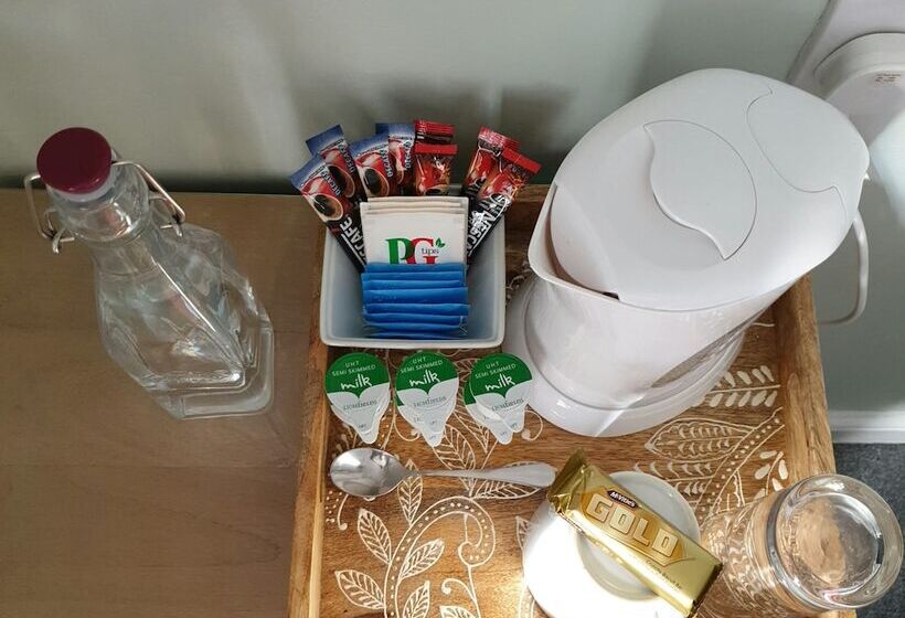 스탠다드 싱글 룸 공동욕실, Starlings Guest House