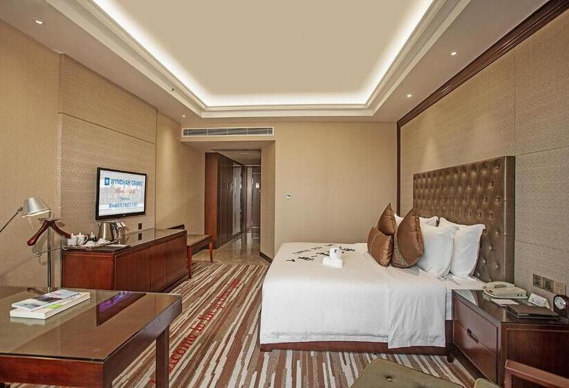 Номер Executive, Wyndham Grand Plaza Royale Chenzhou