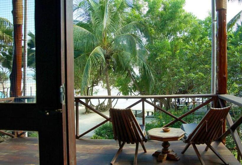 キングサイズベッドのスタンダードルーム, Mnarani Beach Cottages