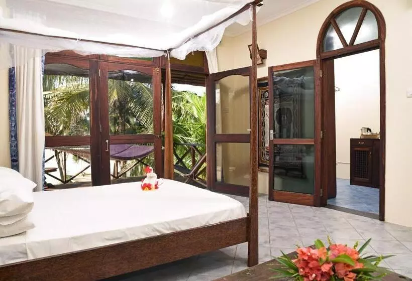 اتاق استاندارد با تخت بزرگ, Mnarani Beach Cottages