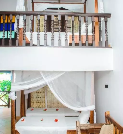 سوییت دوبلکس, Mnarani Beach Cottages