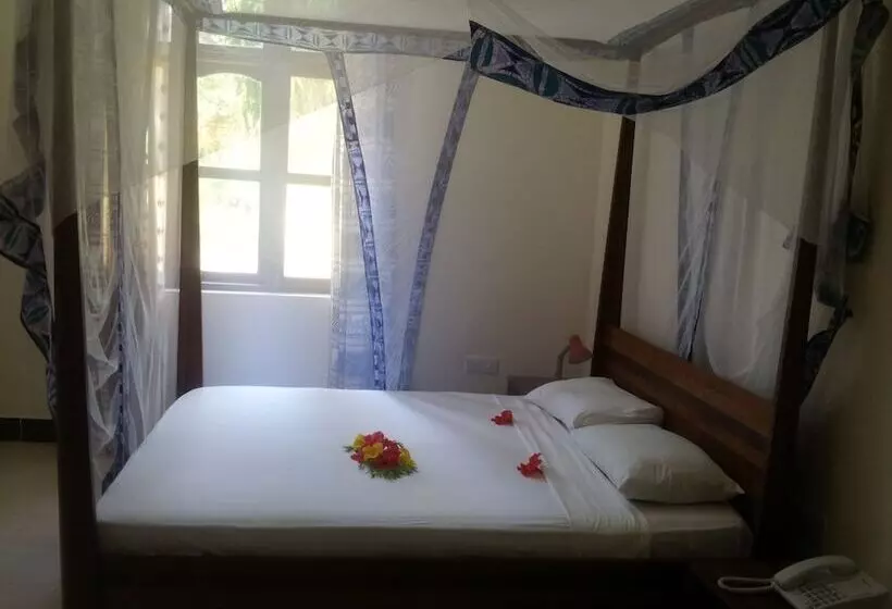 اتاق استاندارد با چشم‌انداز باغ, Mnarani Beach Cottages