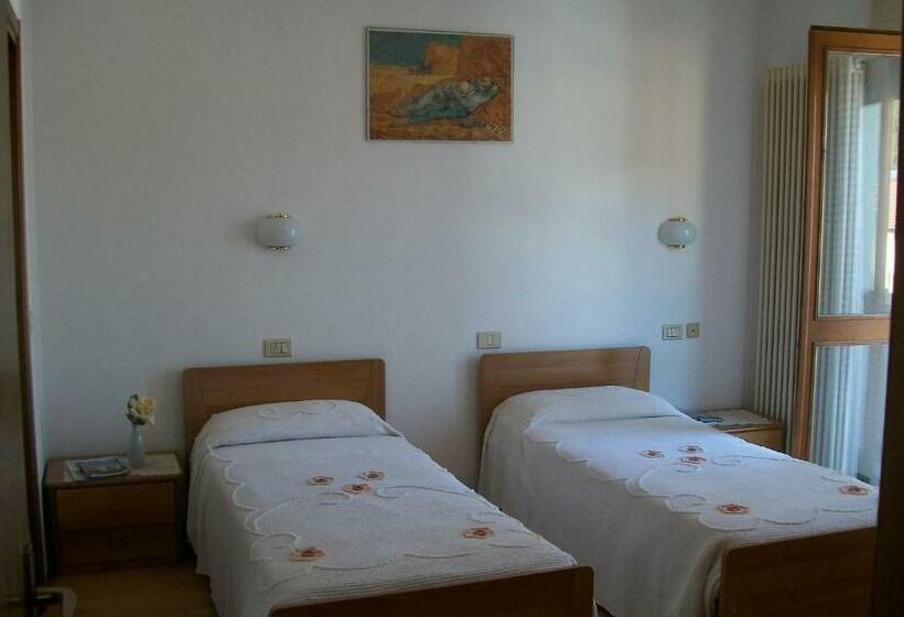 Номер Стандарт с Балконом, B&b Da Guerrino