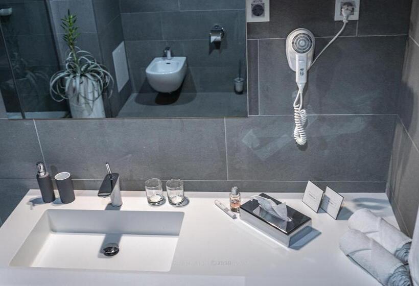 سوییت جونیور, Vila Vipolže   Rooms & J. Suites