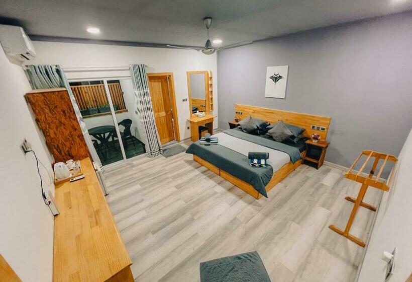 اتاق لوکس با بالکن, Mahchavaru Maldives