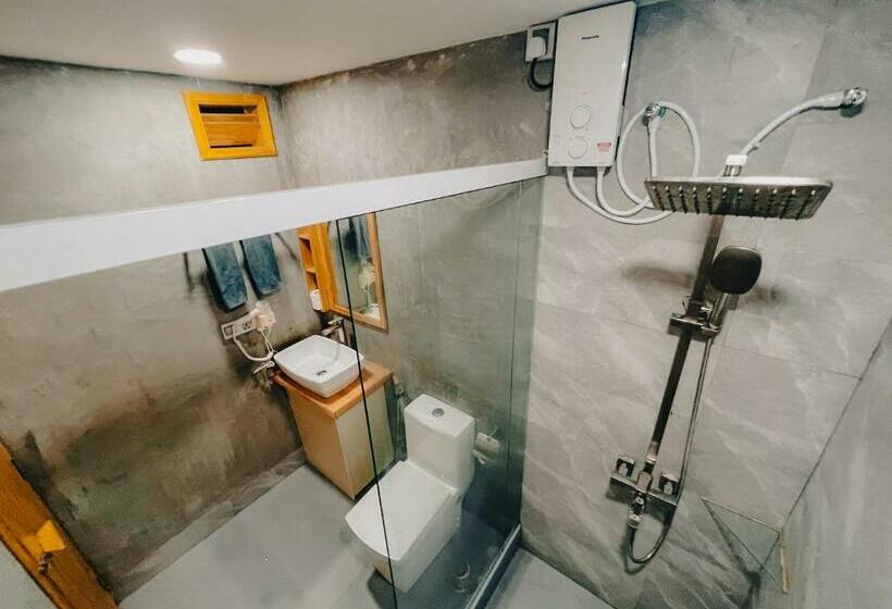 اتاق لوکس با بالکن, Mahchavaru Maldives