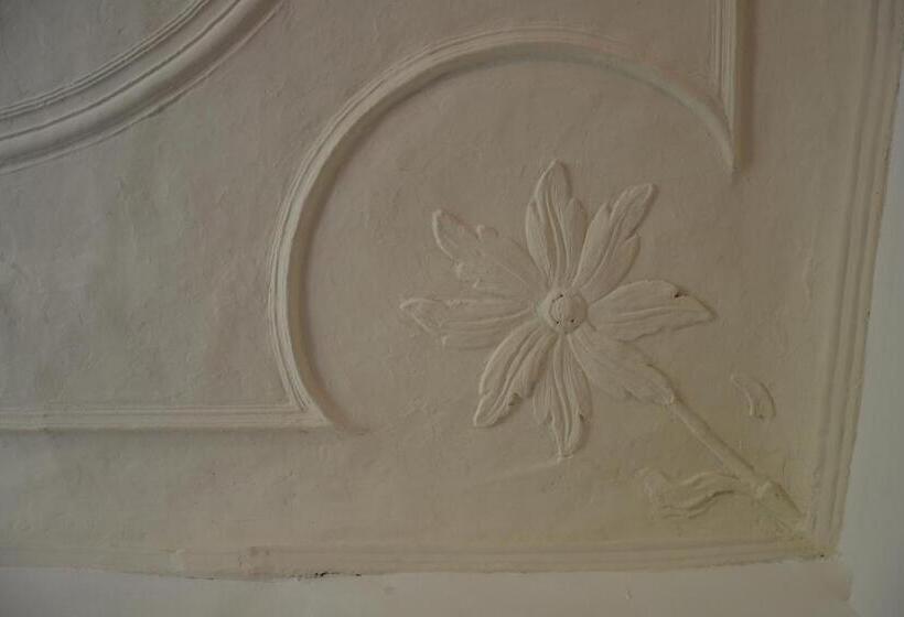 침실 2개 아파트, Schloss Gröbitz