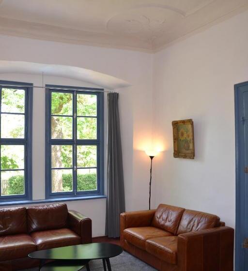 침실 2개 아파트, Schloss Gröbitz