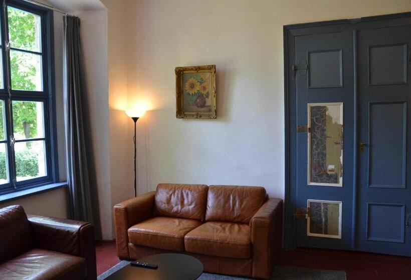 침실 2개 아파트, Schloss Gröbitz