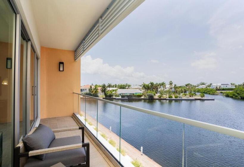 سوئیت 2 خوابه, One Canal Point