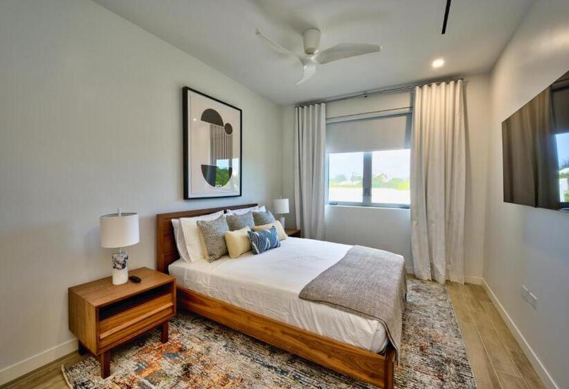 خانه 4 خوابه, One Canal Point