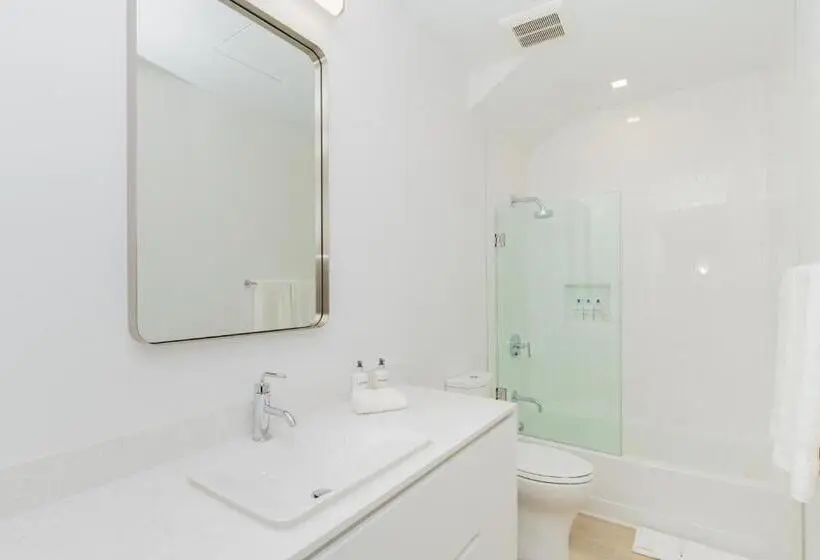 3 Bedroom Suite, One Canal Point