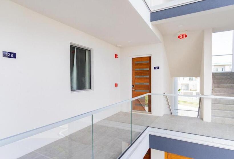 سوییت خانوادگی, One Canal Point