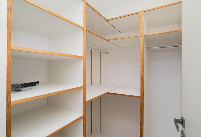 سوئیت 2 خوابه, One Canal Point