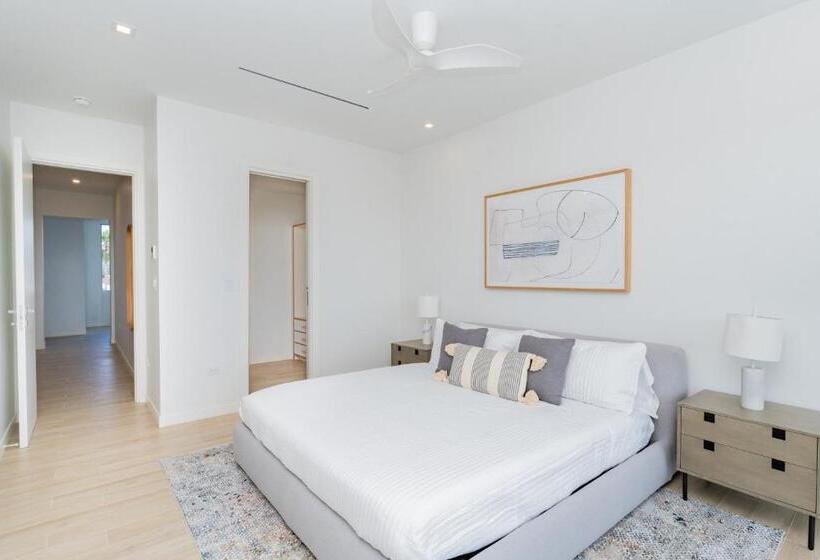 3 Bedroom Suite, One Canal Point