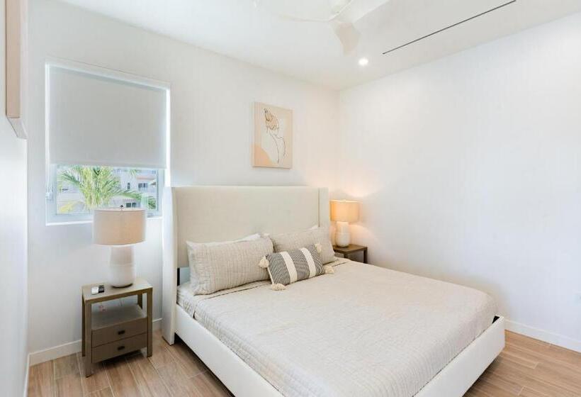 سوییت خانوادگی, One Canal Point