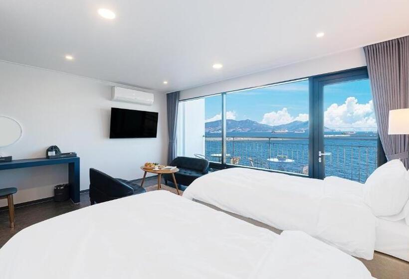 جناح مطلّ علي البحر, C Resort