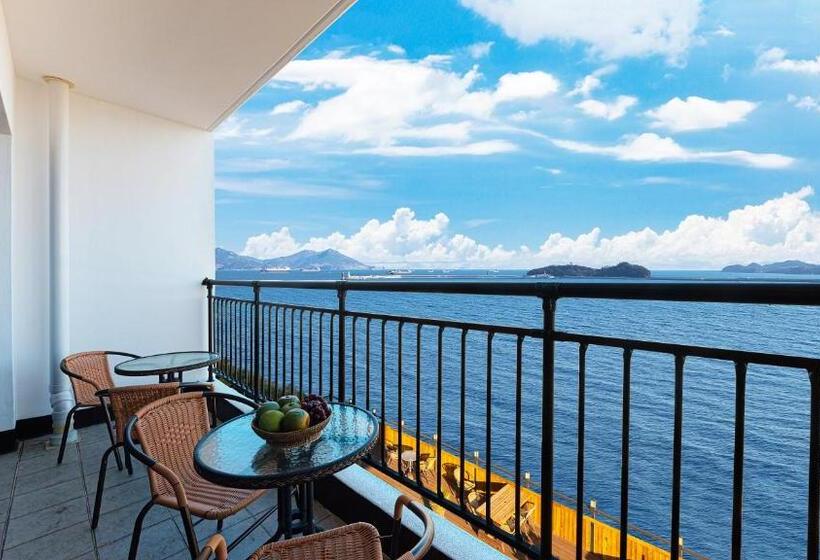 سوییت با چشم‌انداز دریا, C Resort