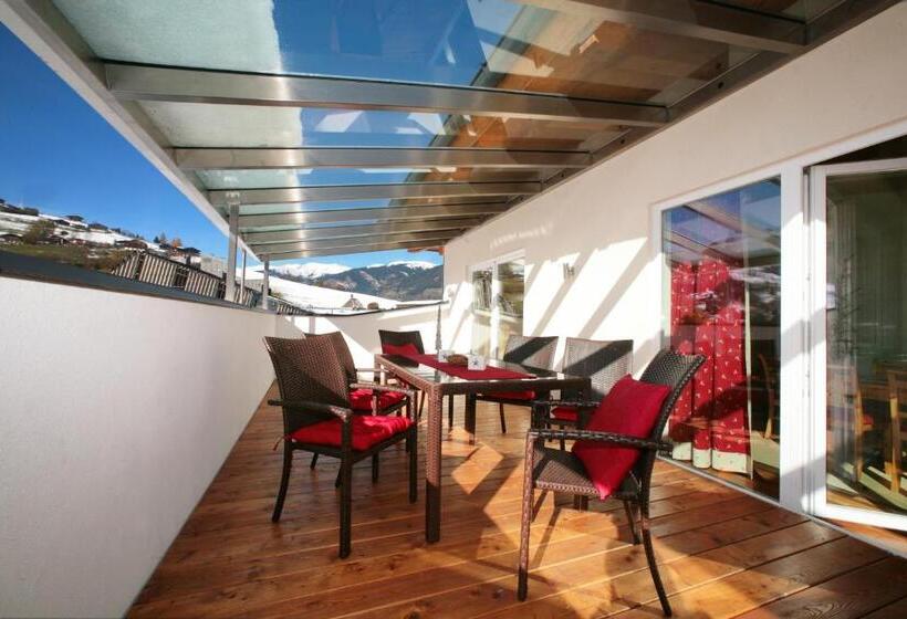 1 Bedroom Penthouse Apartment, Aparthotel Waidmannsheil