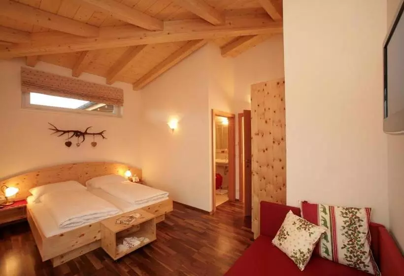 1 Bedroom Penthouse Apartment, Aparthotel Waidmannsheil