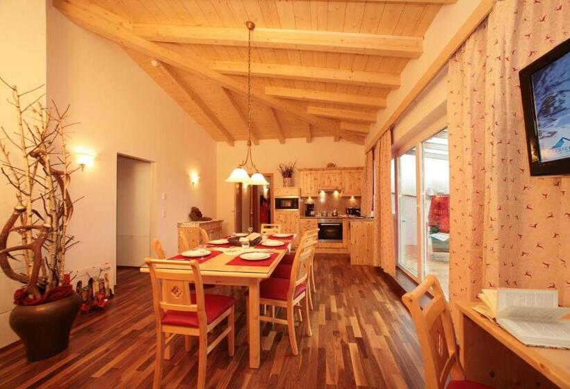 1 Bedroom Penthouse Apartment, Aparthotel Waidmannsheil