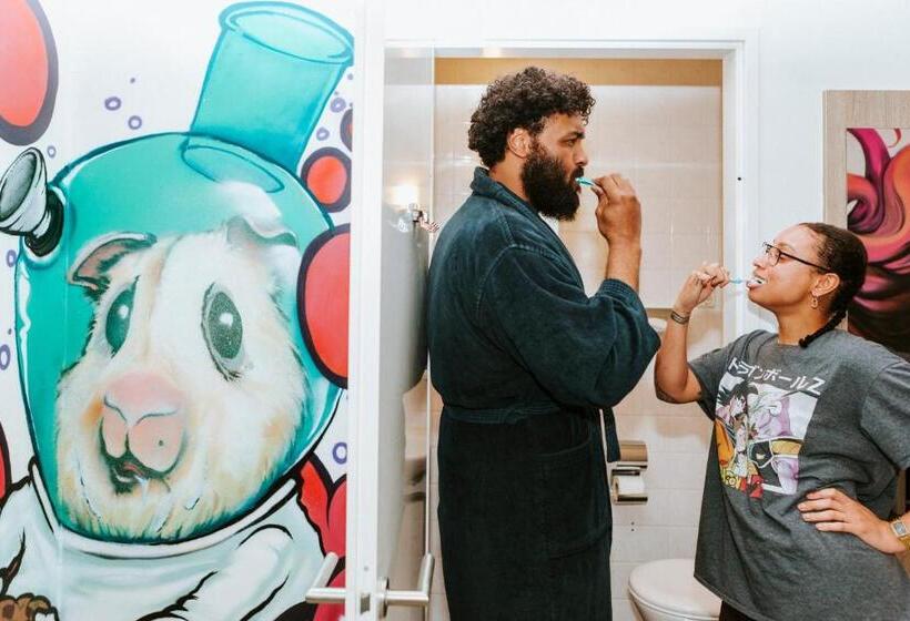 스탠다드 스튜디오, Amsterdam Teleport