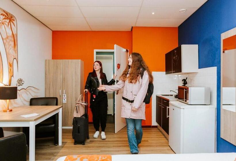 이코노미 스튜디오, Amsterdam Teleport