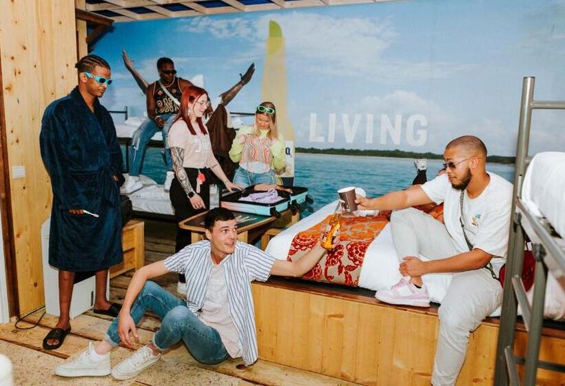 스탠다드 스튜디오, Amsterdam Teleport