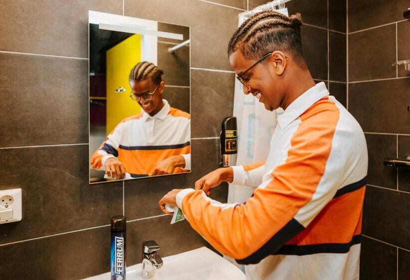 스탠다드 룸 공동 욕실, Amsterdam Teleport