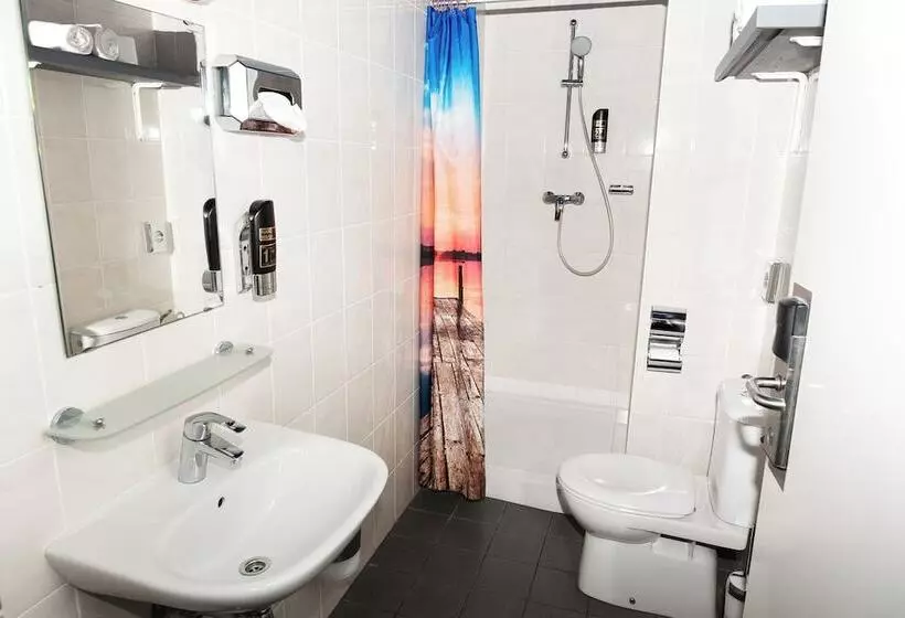 Standard-studio, Amsterdam Teleport Hotel Free Parking