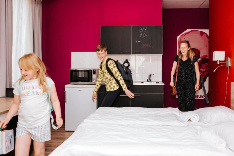 이코노미 스튜디오, Amsterdam Teleport