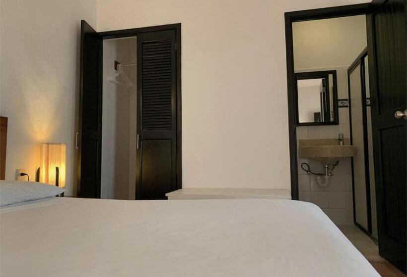 Номер Стандарт, Marcianito