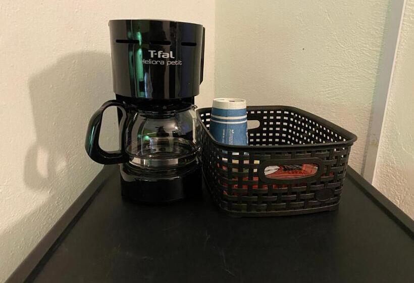 Номер Economy, Marcianito