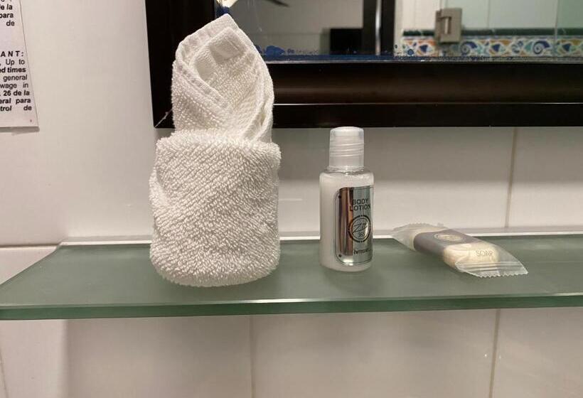 Номер Economy, Marcianito