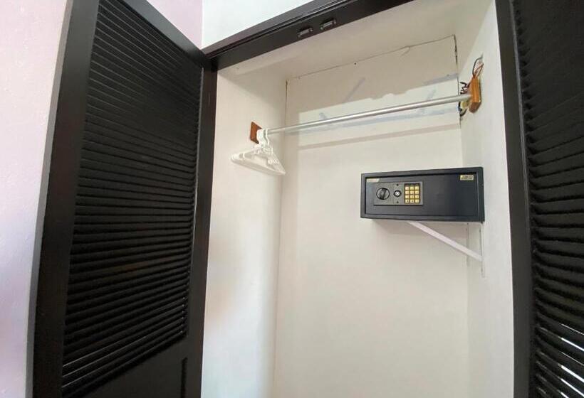 Номер Стандарт, Marcianito